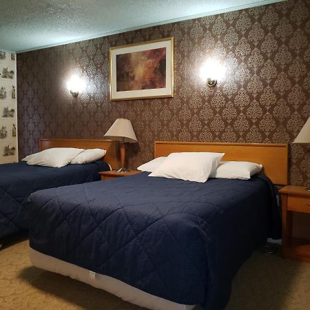 Neepawa Motel Exterior photo
