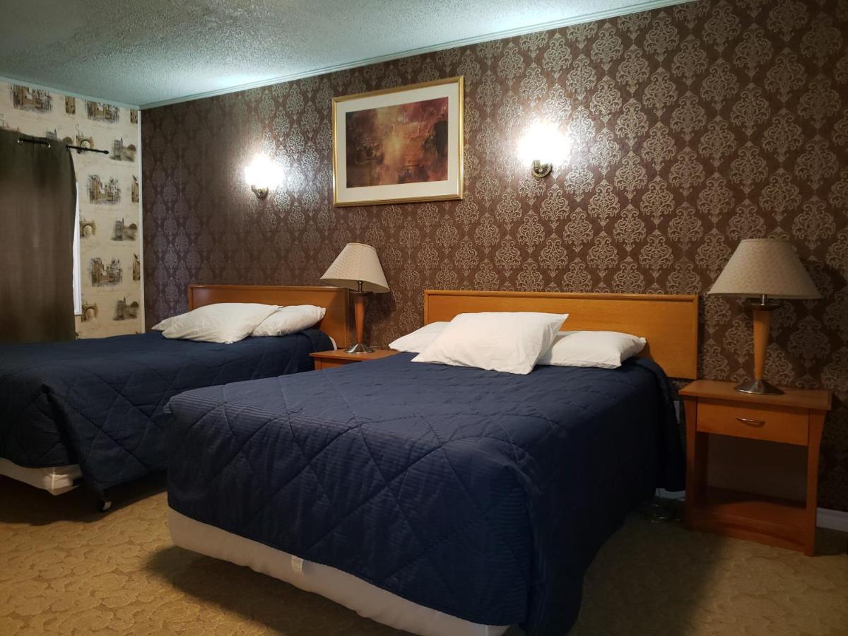 Neepawa Motel Exterior photo