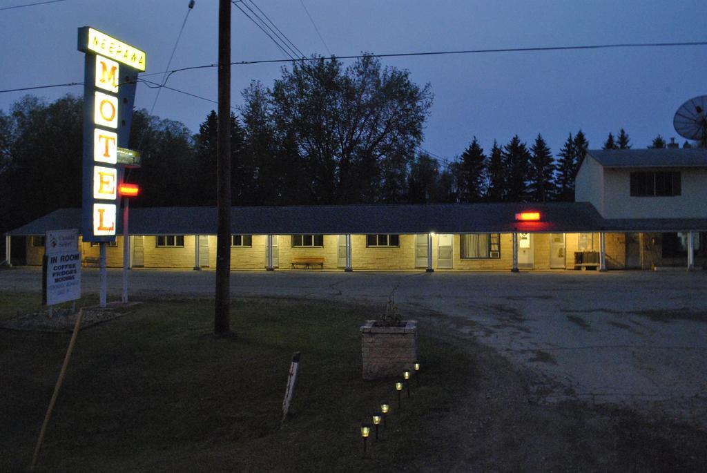 Neepawa Motel Exterior photo