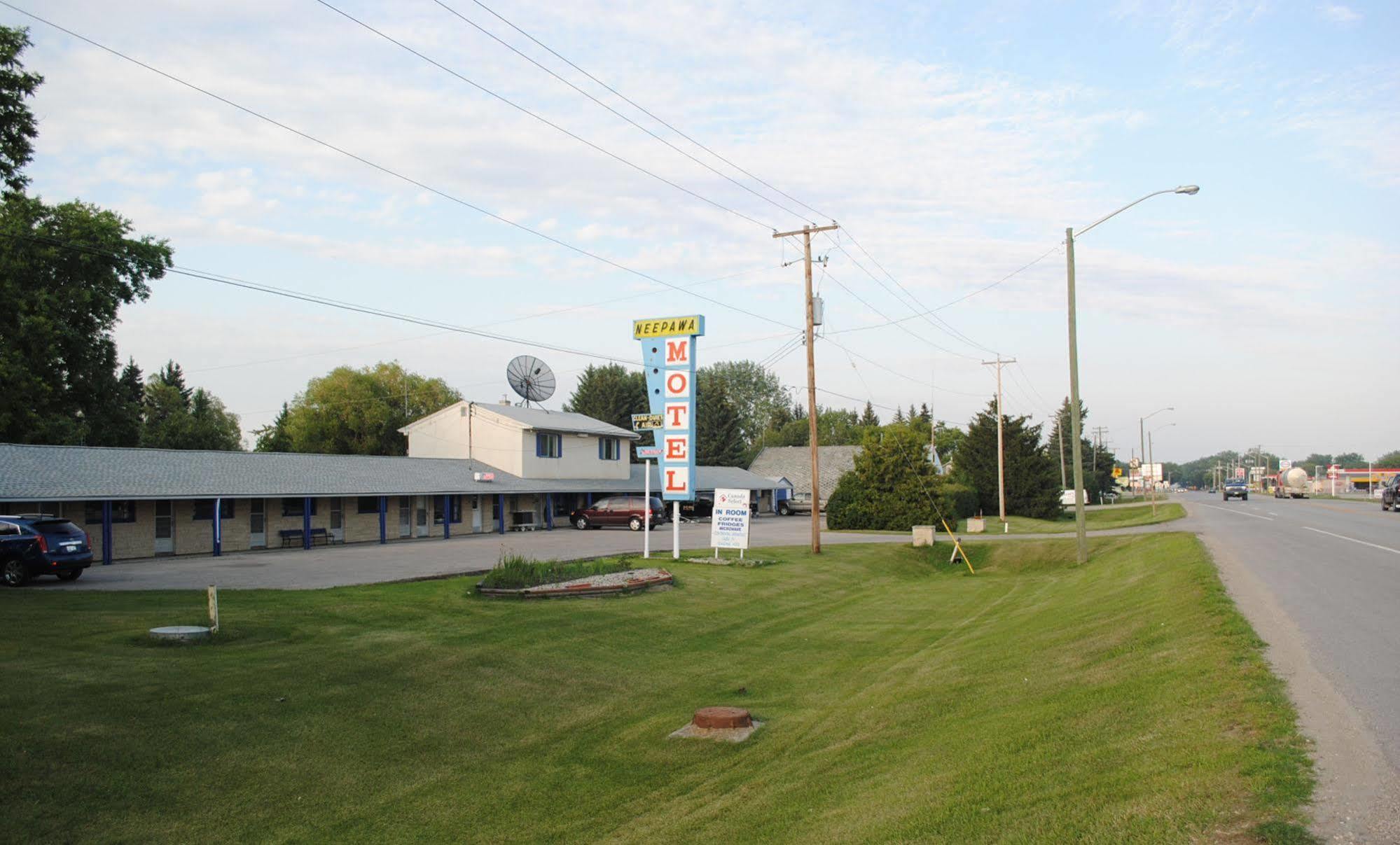 Neepawa Motel Exterior photo