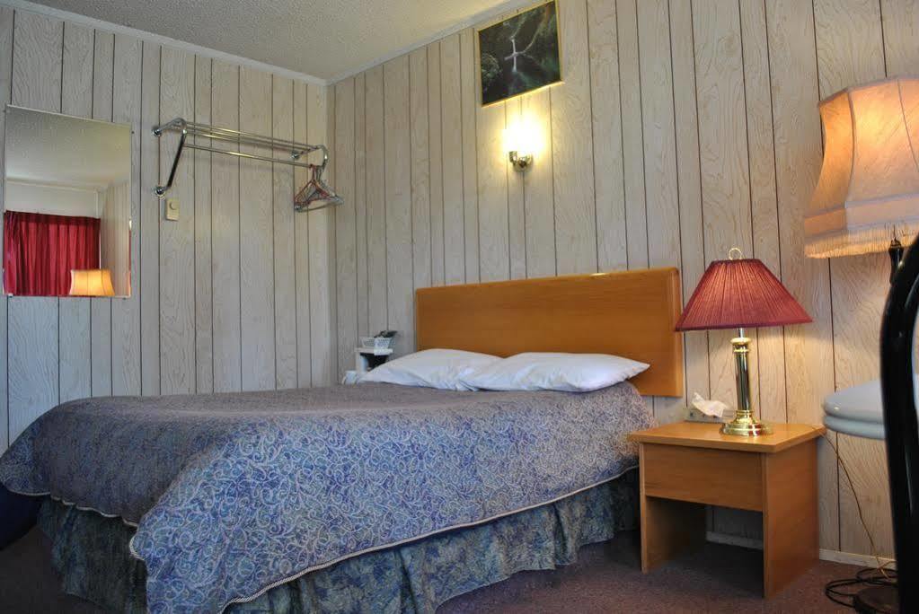 Neepawa Motel Exterior photo
